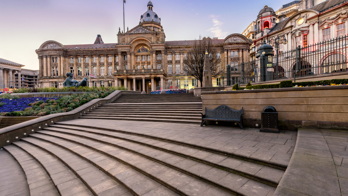 Birmingham: jak dojechać? Położenie, historia, atrakcje