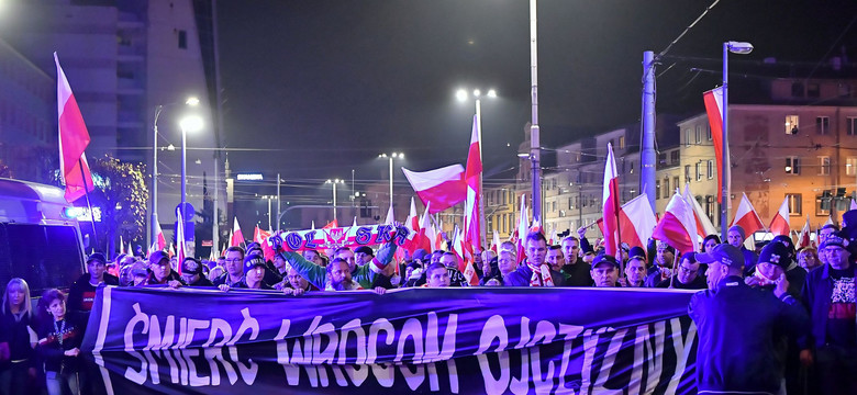 Antysemickie przemówienia organizatorów marszu we Wrocławiu. Prezydent rozwiązał więc manifestację