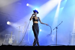 Brodka prezentuje kolejna nagranie z minialbumu "Sadza". To "Wpław" - posłuchaj