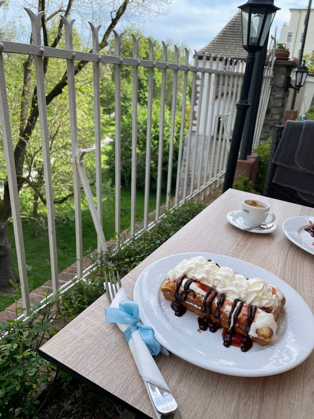 Tipy na predĺžený víkend – wafle v kaviarni Kafec pod vilou Primavesi.