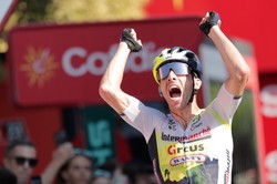 Vuelta a Espana. Costa wygrał 15. etap, Kuss wciąż liderem