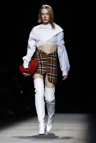 Simon Porte - pokaz kolekcji jesień/zima 2016/2017 na Paris Fashion Week