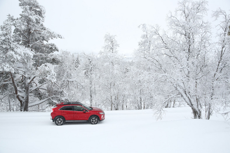 Mitsubishi Eclipse Cross - jak sobie radzi na lodzie?