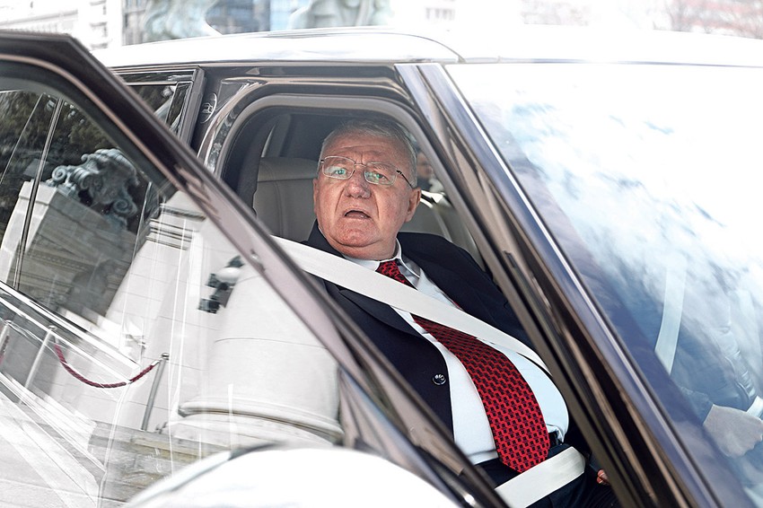 U skupštinu dolazi džipom kakav ne voze ni bogataši