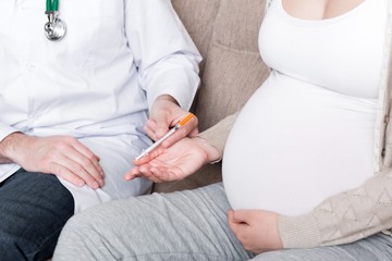 Terhességi cukorbetegség: hogyan hat az inzulin a várandósság alatt? Az orvos válaszol
