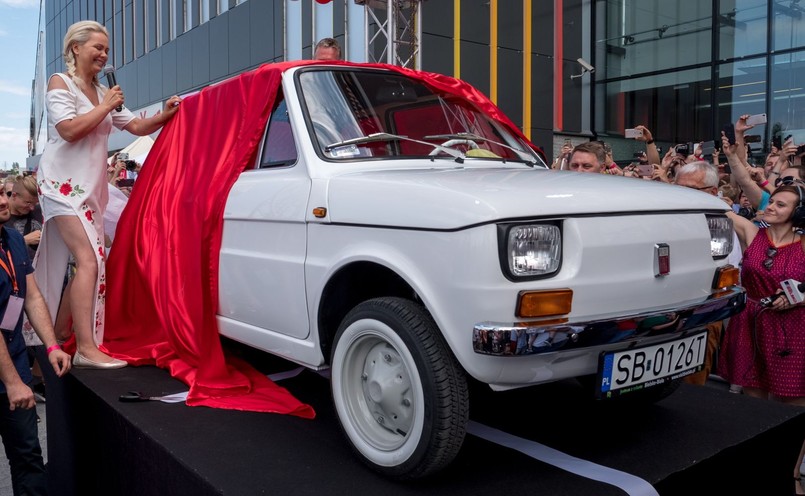 Fiat 126p jako urodzinowy prezent dla Toma Hanksa