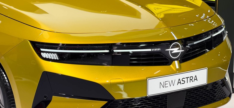 Nowy Opel Astra wjeżdża na rynek. W ofercie diesel, benzyna i hybryda
