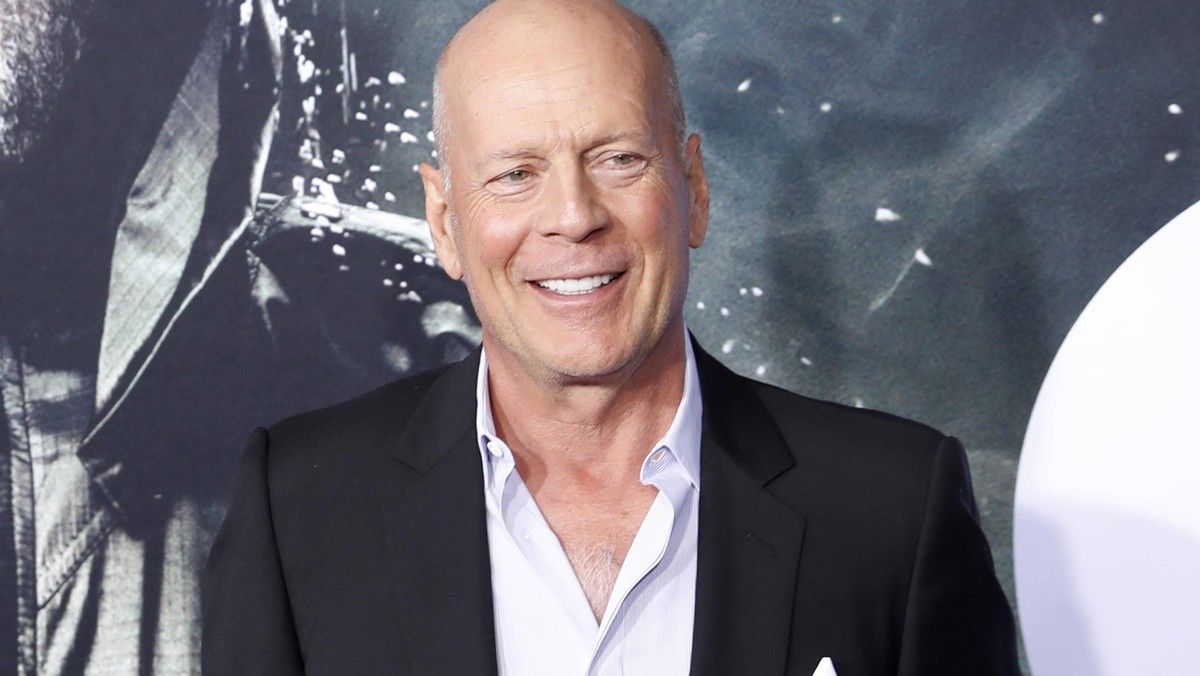 Bruce Willis kończy karierę aktorską – oświadczyła jego rodzina. U aktora zdiagnozowano afazję, zaburzenie językowe spowodowane uszkodzeniem mózgu, które wpływa na zdolność komunikowania się.