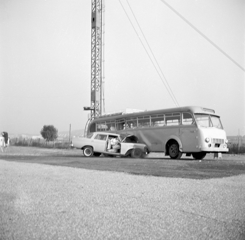 60 lat testów zderzeniowych Mercedes-Benz