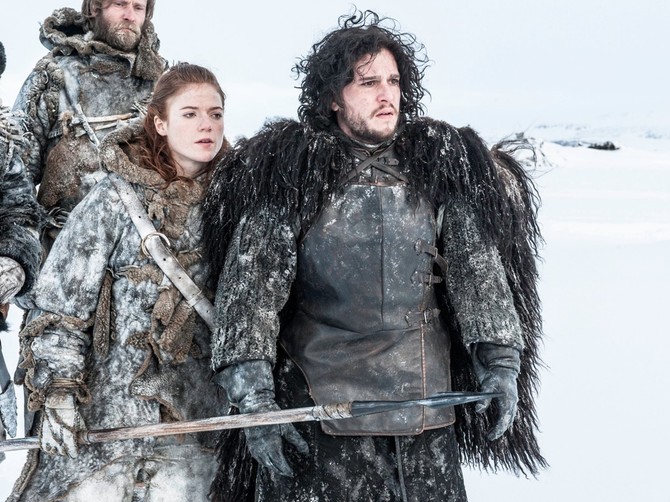 Lesli Rouz i Kit Harington u seriji "Igra prestola"
