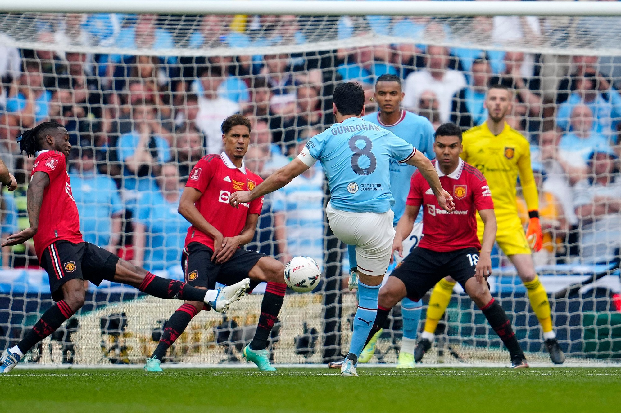 FA Cup: Manchester City - Manchester United (finále).