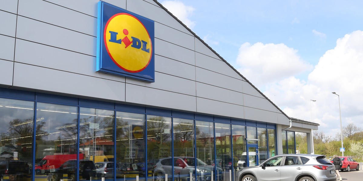 Lidl przygotował dla kibiców piłkarskich przed meczem Polska-Hiszpania na Euro 2020 atrakcyjną promocję