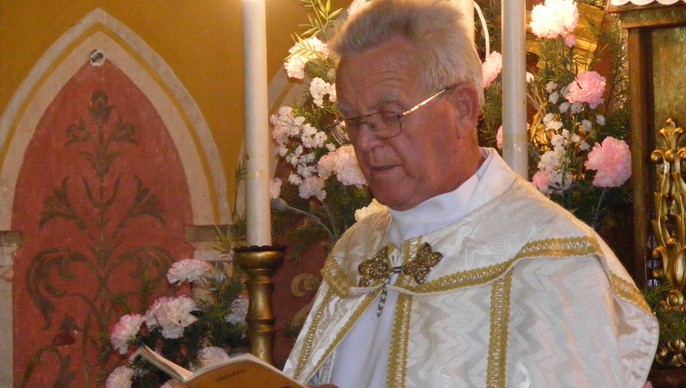 „Minden szív meghasadt” – A pártfogoltja végzett a cibakházi plébánossal