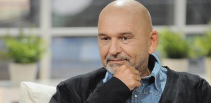 Mariusz Czajka w przejmującej rozmowie z Faktem: Tyrałem na trzy etaty, żeby nie wylądować z mamą pod mostem