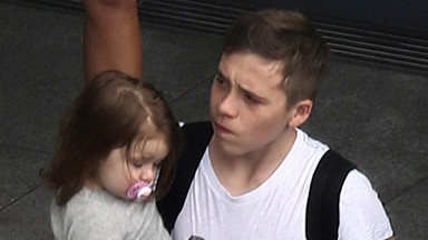 Brooklyn Beckham troszczy się o rodzeństwo