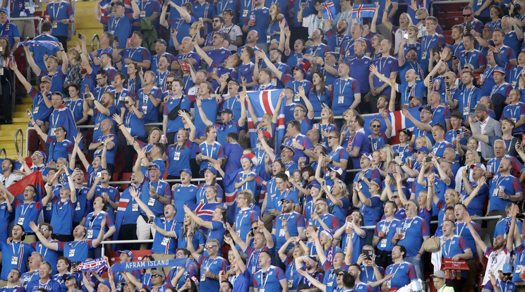 Mindenkit magával ragad az izlandiak szurkolása /Fotó: MTI/AP/Matthias Schrader
