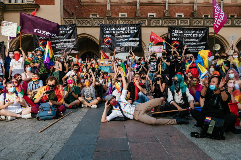 Małopolska kurator oświaty na manifestacji anty-LGBT