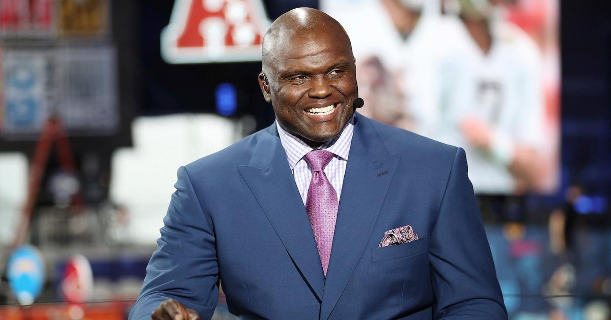 Booger McFarland accidentally draws NSFW image on live TV during