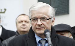 Cimoszewicz o aferze reprywatyzacyjnej: Tłumaczenia prezydent Warszawy nie brzmią wiarygodnie