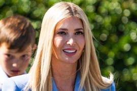 IVANKA TRAMP GRMI U MINIĆU - NOGE KAO IZVAJANE: U 43. izgleda bolje nego kad je bila DEVOJKA, a LICE doterala da blista