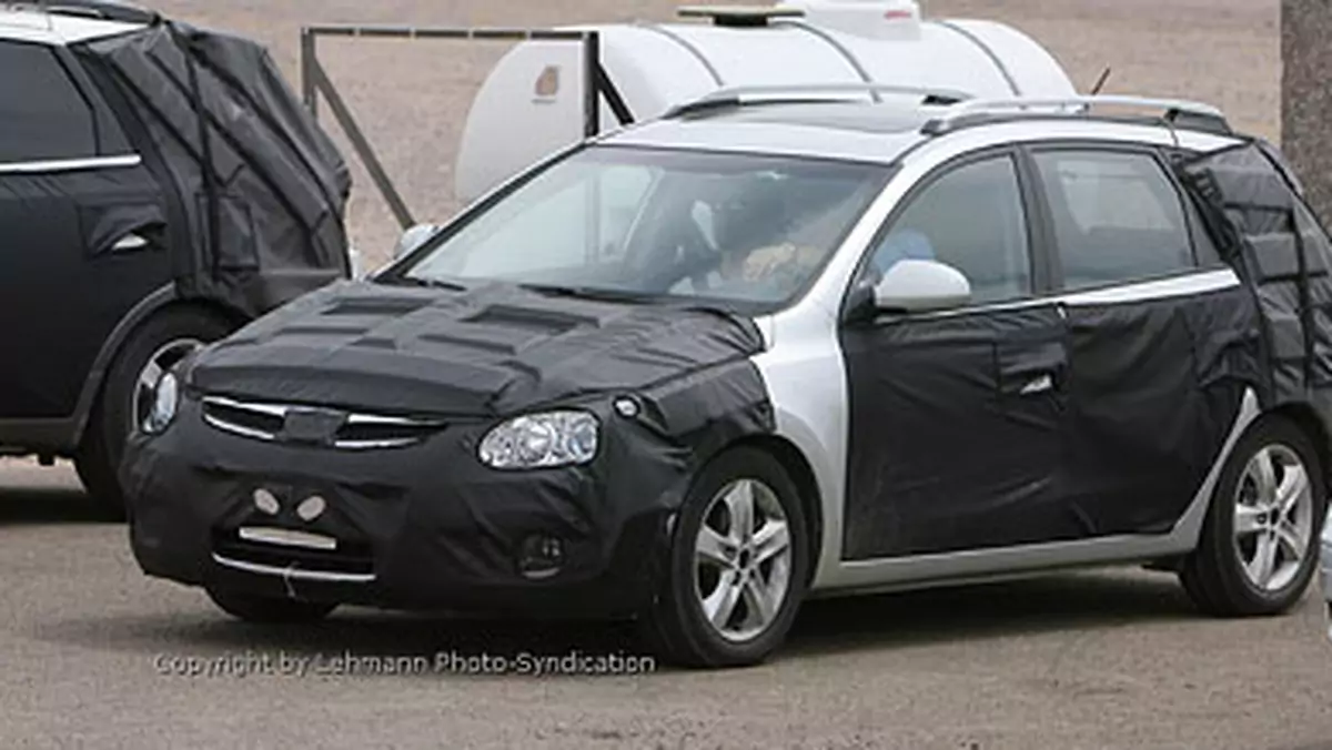 Zdjęcia szpiegowskie: nowe małe MPV Hyundai