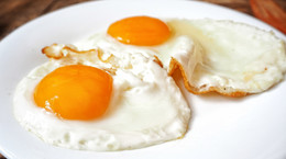 Ile kalorii mają jajka? Dietetyczka mówi konkretnie