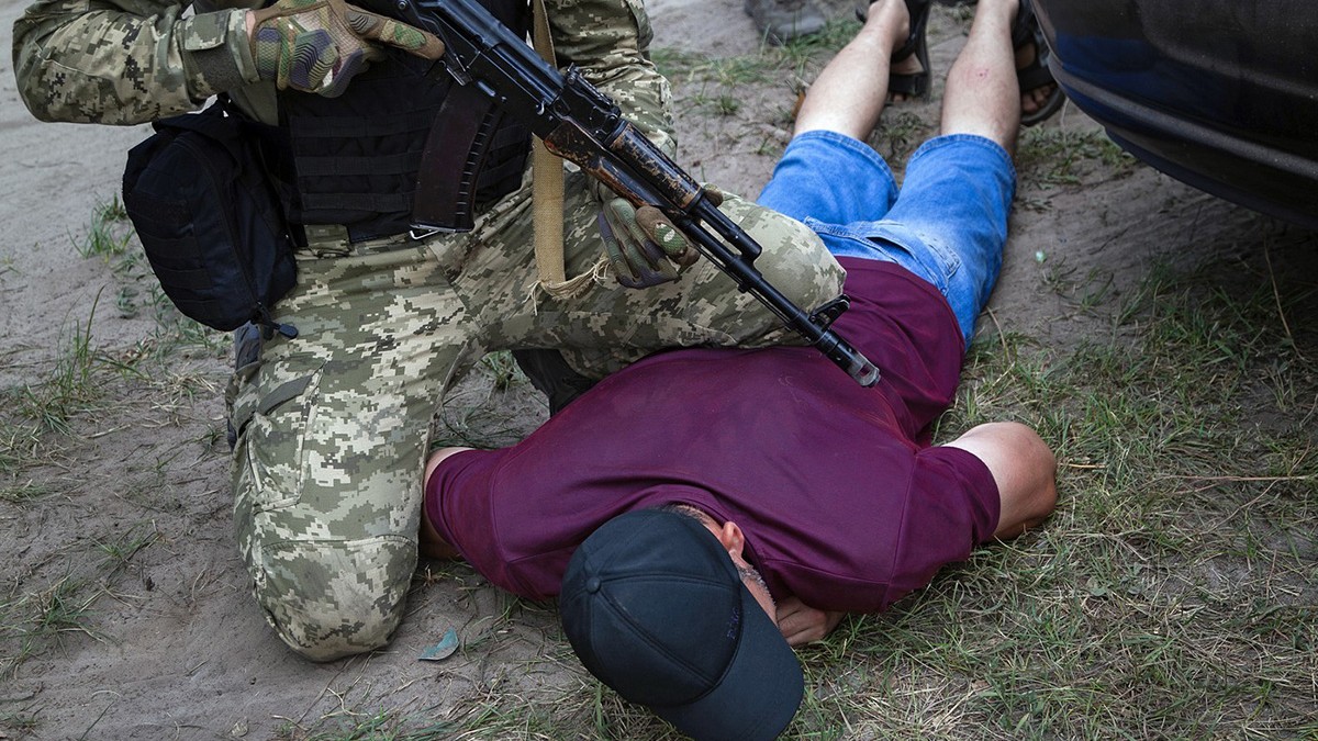 Un bărbat s-a căsătorit cu viitoarea sa soacră pentru a fugi de recrutare în Moldova: „Iubiții nu știau când s-au cunoscut” 
