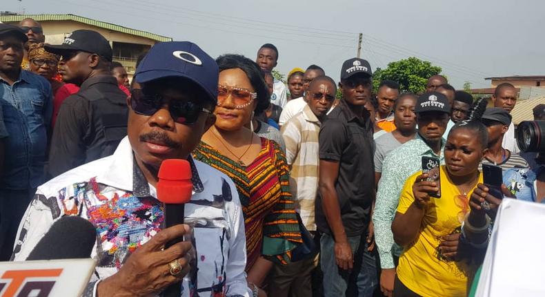 Governor Obiano addressing voters after casting his vote (Premium Times)