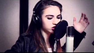 Młodzi w stylu retro: Przypominają Amy Winehouse i Nancy Sinatrę