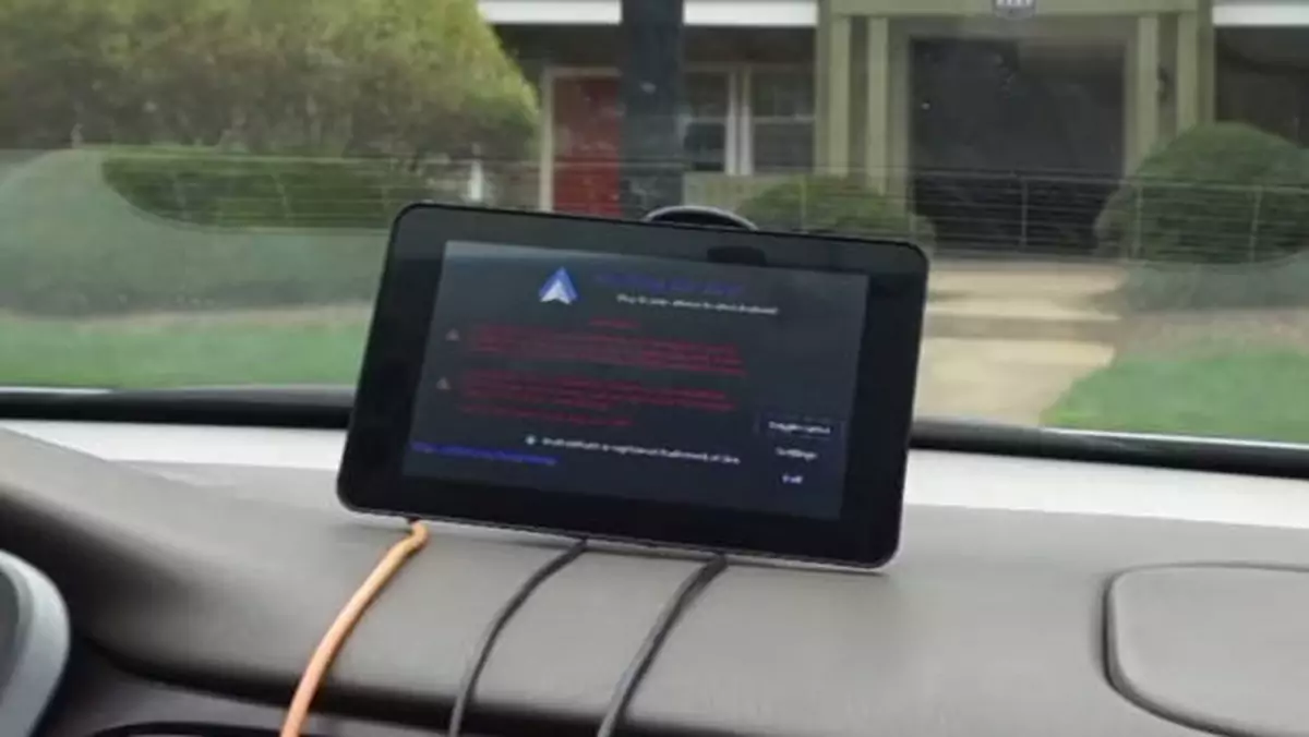 Crankshaft i Raspberry Pi 3 tanim sposobem na Android Auto (wideo)