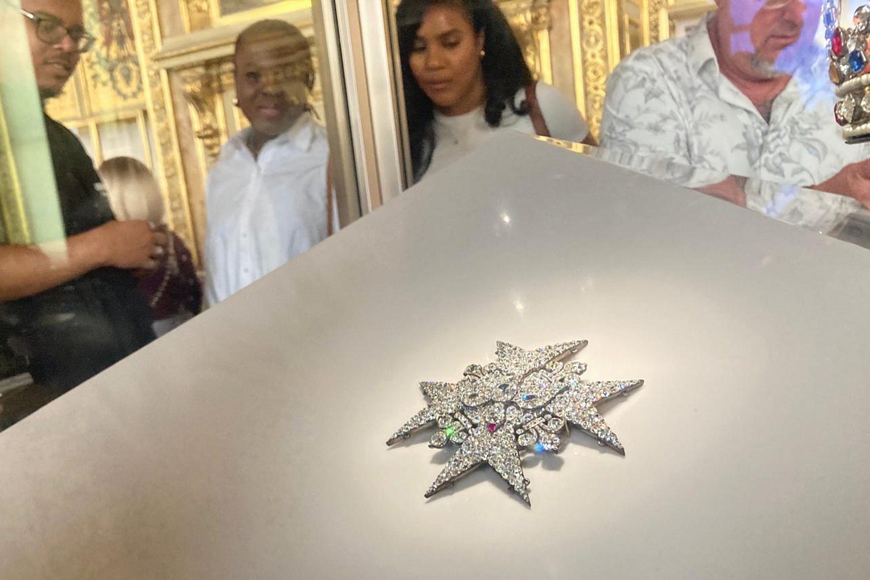 Parížske múzeum Louvre zavádza nové opatrenia na zlepšenie bezpečnosti.