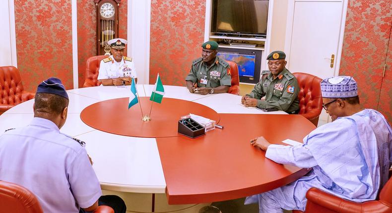 President Muhammadu Buhari and the Service Chiefs at the Presidential Villa. [Twitter/@NigerianGov]