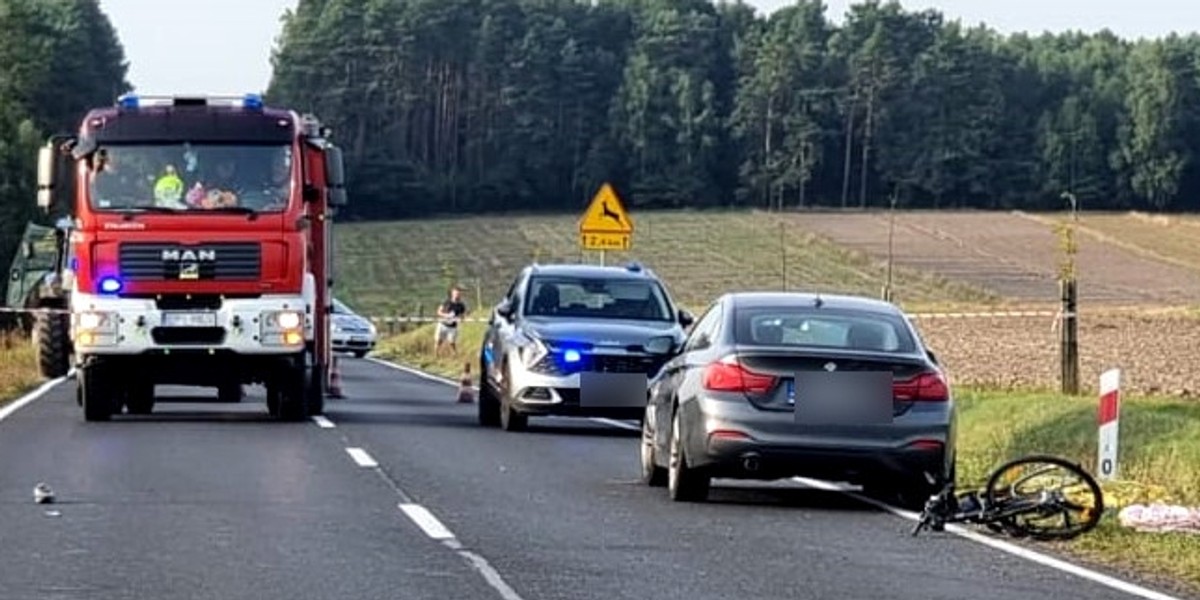 Śmiertelny wypadek w Łódzkiem. Nie żyje 48-letni rowerzysta. Policja szuka świadków zdarzenia.