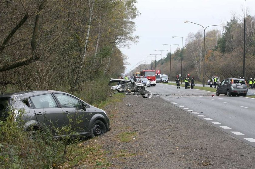 Warszawa, wypadek, ul Czecha, karambol, śmierć