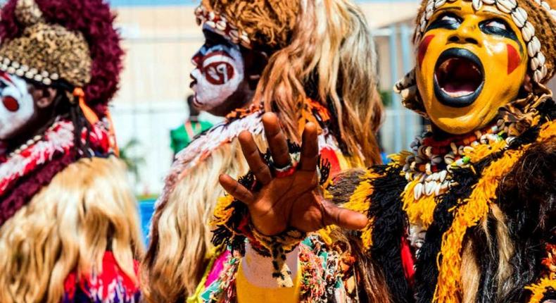 Culture-tradition-ethenie-Langue-Dakar-Senegal-Afrique-LES-FAUX-LIONS