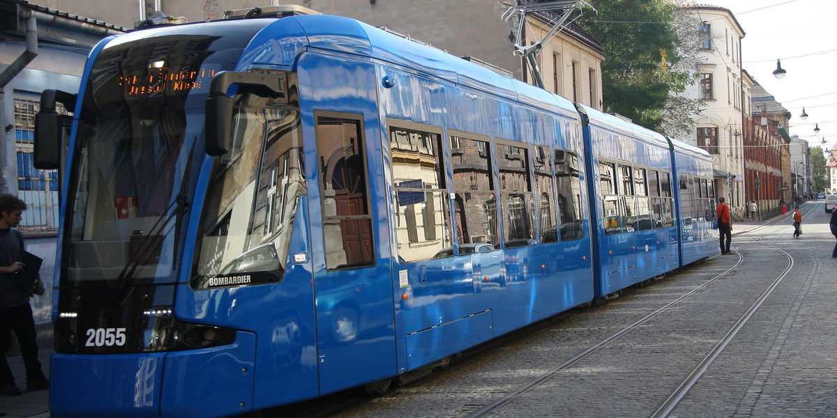 W krakowskich tramwajach grasuje zboczeniec?