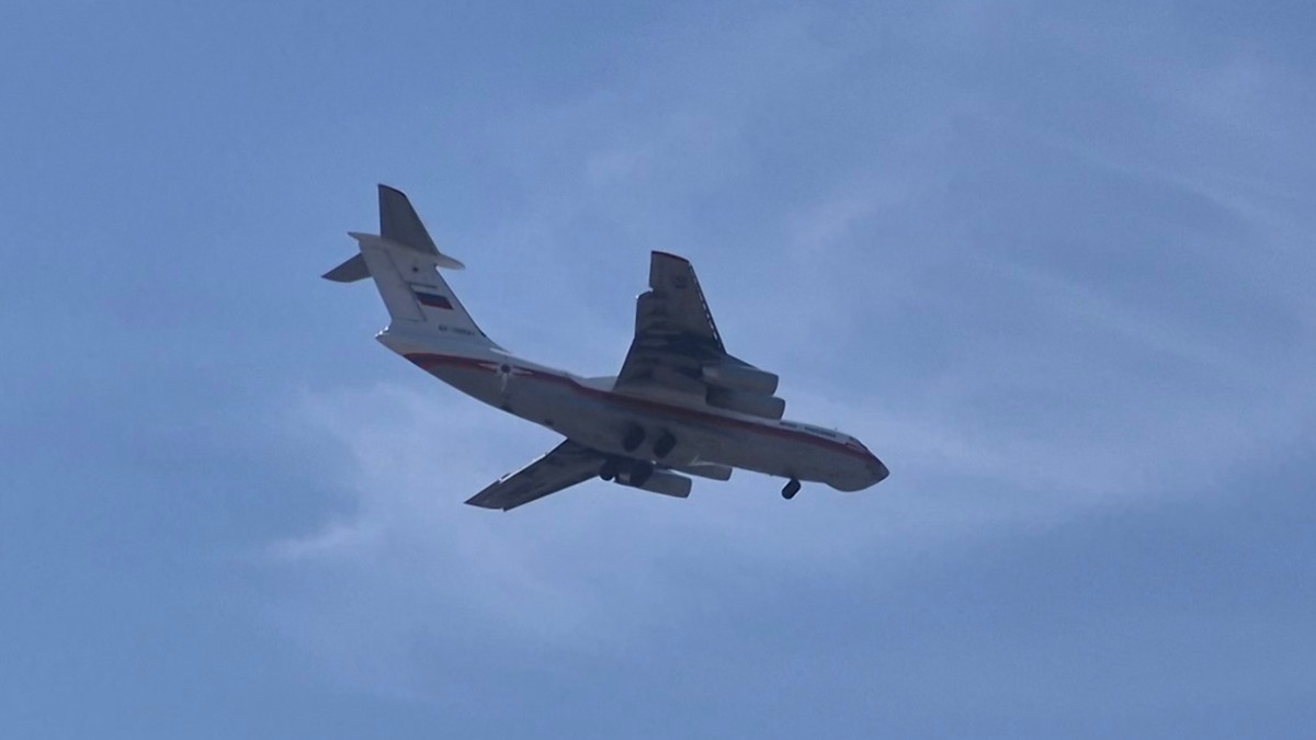 Avion "Iljušin 76" za gašenje požara sleće na aerodrom u Nišu