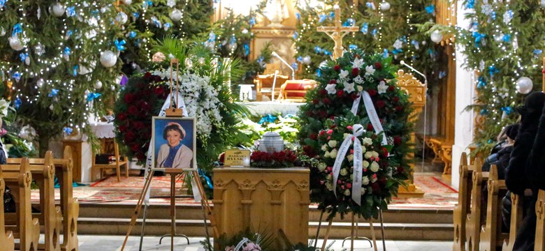 Skromny pogrzeb Barbary Rylskiej. Gdzie pochowano aktorkę? [FOTO]