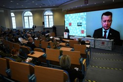 MON rusza z kampanią "Fejkoodporni". Błaszczak: Olbrzymie wyzwanie dla Polski