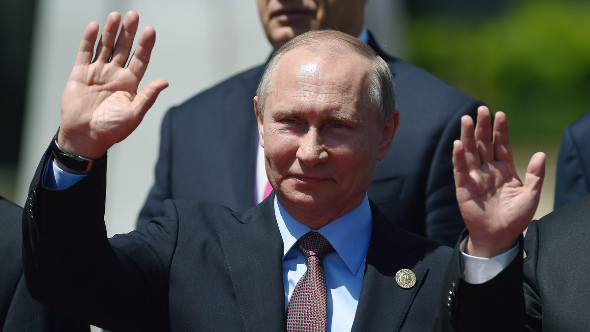 Prezydent Rosji Władimir Putin podpisał dziś dekret o przedłużeniu do końca przyszłego roku kontrsankcji wobec krajów zachodnich, które Rosja po raz pierwszy ogłosiła w 2014 roku, w odpowiedzi na sankcje UE i USA.