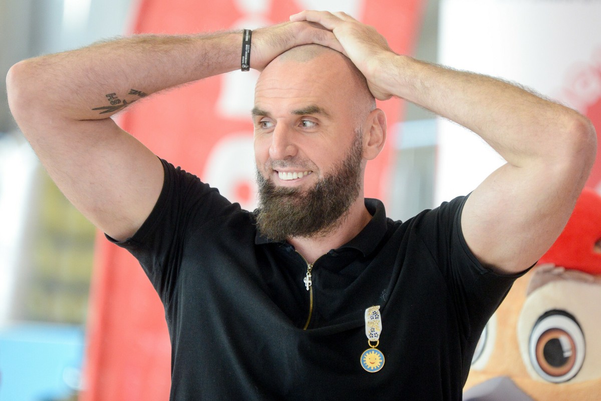 Gortat ostro do znajomych. "Głosowałeś na pana Brauna, to wykasuj mój numer"