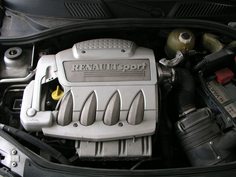 Renault Clio Sport 2.0 16v Dobre osiągi w dobrej cenie
