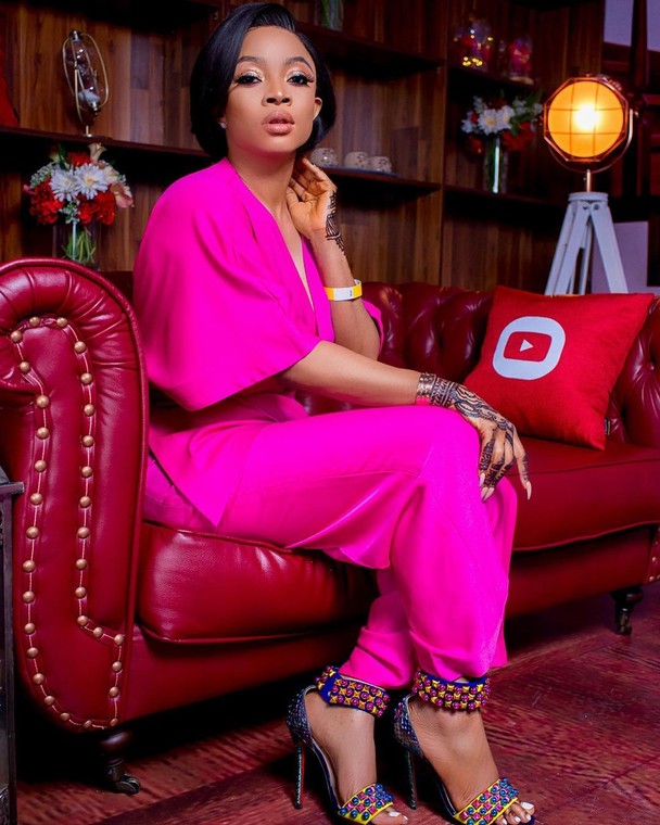 It didn't end there as she also revealed that she tried to give love a chance in 2018 but it didn't work out as planned [Instagram/TokeMakinwa] 