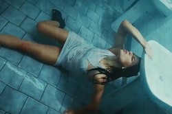 Natasza Urbańska przetłumaczyła tekst "Rolowania" na język polski