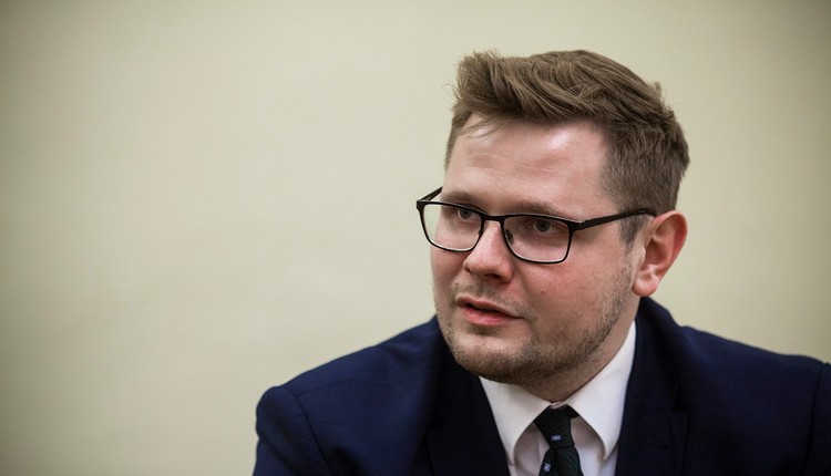 Moralny menelu, ujawnij wniosek…". Ostra wymiana i akt oskarżenia wobec Michała Wosia