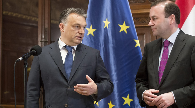 Manfred Weber, a Néppárt frakcióvezetője (jobbra) nem ad engedményt Orbán Viktornak / Fotó: MTI - Koszticsák Szilárd