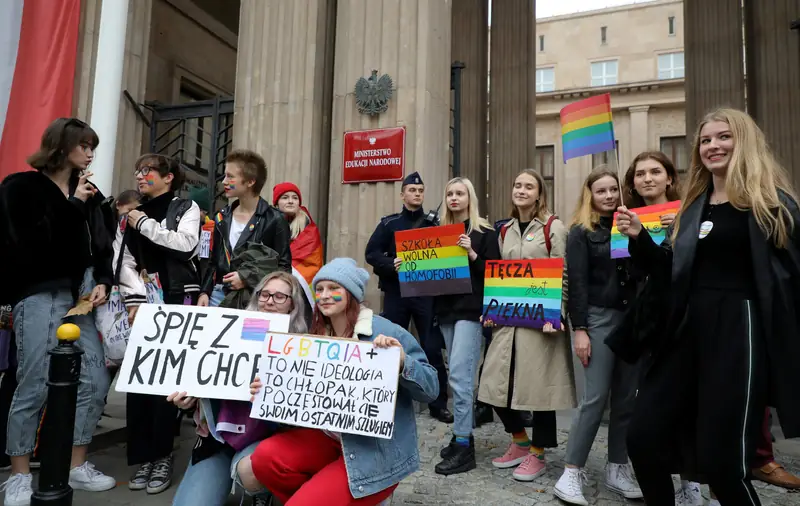 Manifestacja pod budynkiem Ministerstwa Edukacji Narodowej