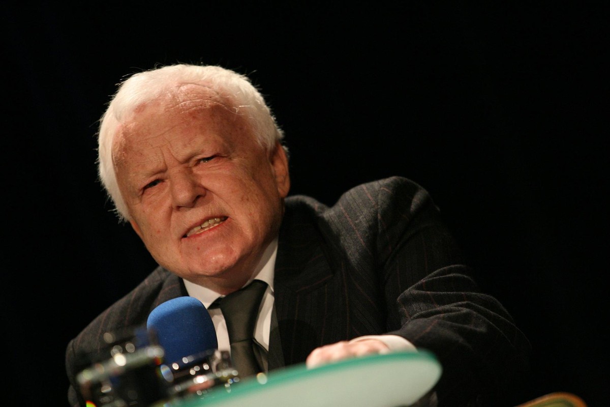 Marian Opania