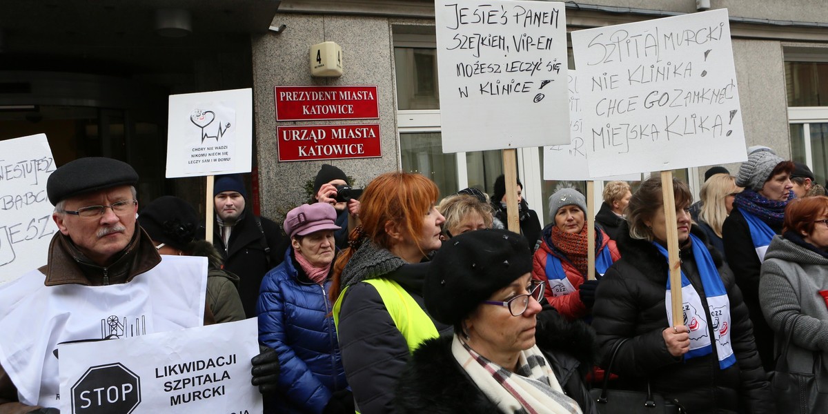 Protest mieszkańców Murcek pod UM w Katowicach