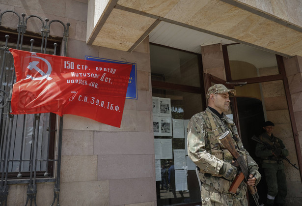 Separatyści z Donieckiej Republiki Ludowej przejęli budynek administracji w mieście Switłodarśk Dostawca: PAP/EPA.